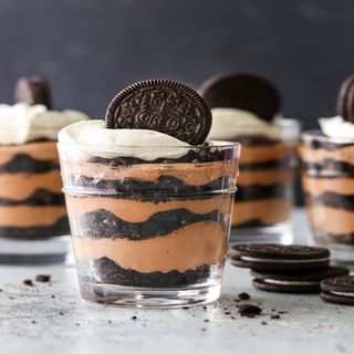 Cake parfait (Oreo burst)