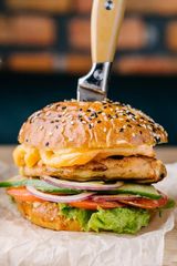 Куриный стейк бургер 