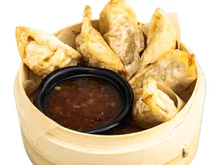 Smażone pierożki gyoza z kurczakiem 6 szt.