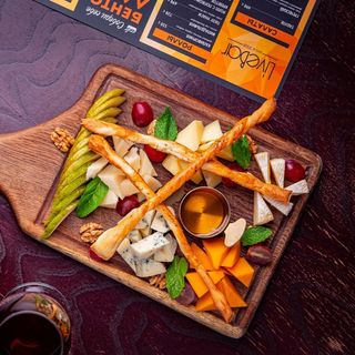 Сырная доска "Рокфор"