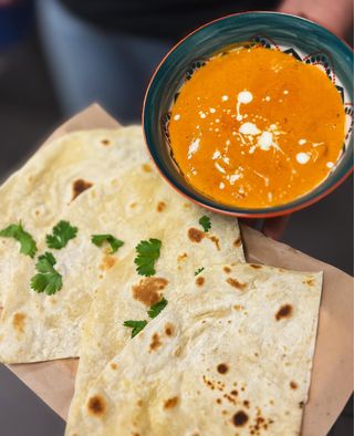 Butter chicken rice bowl
