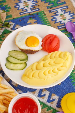 Бифштекс с картофельным пюре