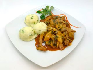 Pulpa de curcan cu ciuperci champignon 