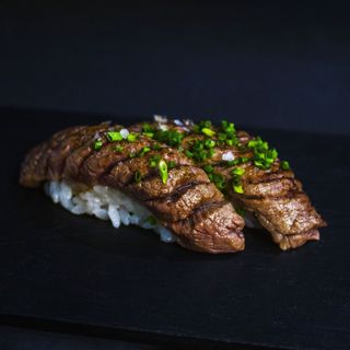 NIGIRI WAYGYU /2 UDS