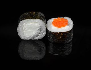 Ролл "Икура маки"