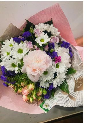 Bouquet di margherite e roselline