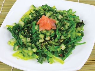 Уакаме с краставици (160г)