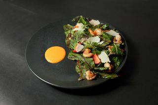 Salată cu creveti si avocado