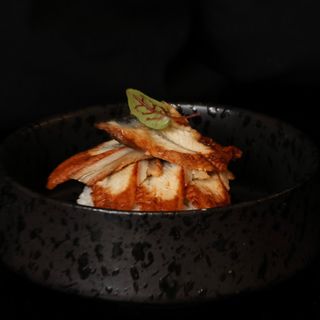 M23 Chirashi anguilla