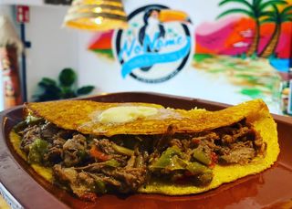 Cachapa Con Carne Mechada