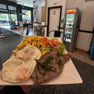 Filete De Ternera Y 2 Huevos