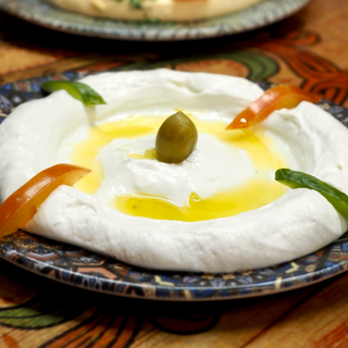 9. Crema de yogurt con aceite de oliva