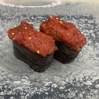 Sushi tartar de atún picante 