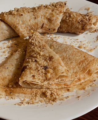 Clatite cu ciocolata si nuca 