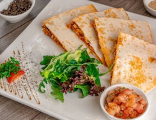 Кесадилья с курицей 