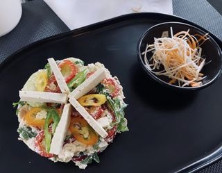 Salata sa tofu sirom