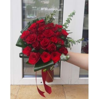  Buchet  cu 21 trandafiri rosii