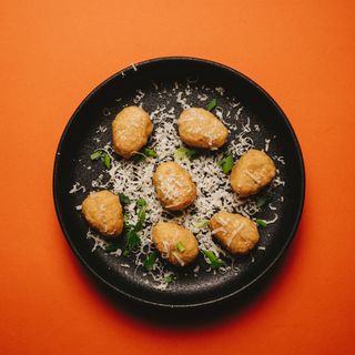 PANIEROWANE SERKI Z JALAPENO I PARMEZANEM