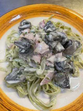 Tagliateli Con Crema, Jamón Y Champiñón