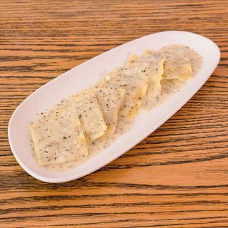 Ravioli Funghi Cacio E Tartufo