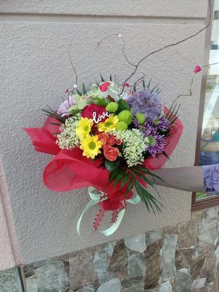 Buket sezonsko cvijeće veći