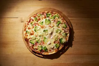 Pizza cu broccoli