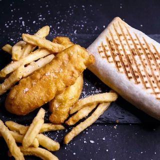 Tacos Nuggets - servi avec salade Coleslaw+ Frites