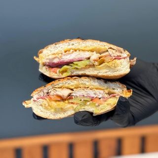 Закритий Бургер Цезар 