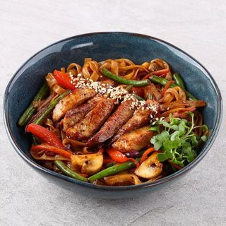 Вок зі свининою