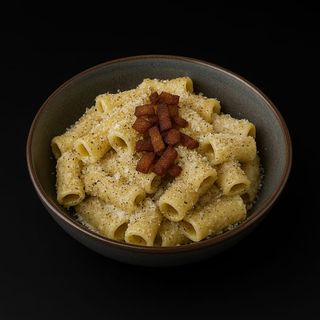 Rigatoni alla Carbonara trufada