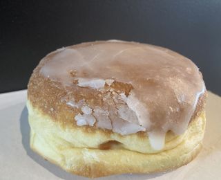 Pączek róza z lukrem