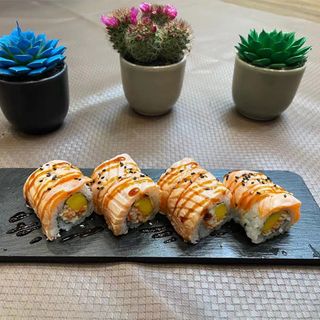 Flameado Salmón Roll (8 Pzs.) 