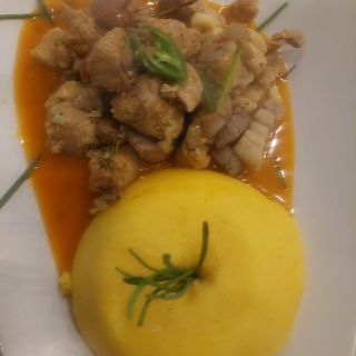 Tigaie picanta de pui cu mamaliga