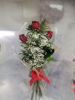 Ramo De Tres Rosas Rojas
