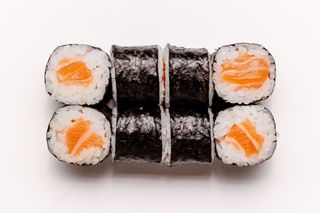 Salmon maki