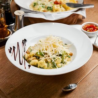 Pasta ćuretina sa spanaćem i njokama