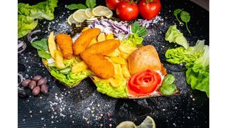 File pane pui picant, cartofi, sos