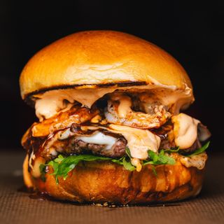 Сърф & Търф бургер (350г)