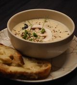 Сирний суп з курочкою та грибами