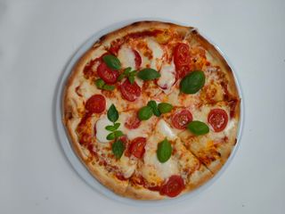 Pizza Caprese