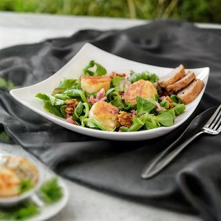 Салата с топло френско козе сирене (300 г)