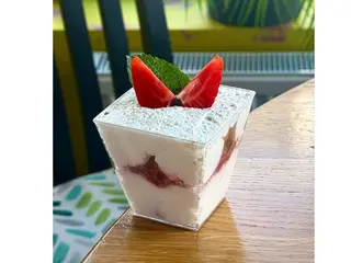 Тірамісу полуничне (150g)