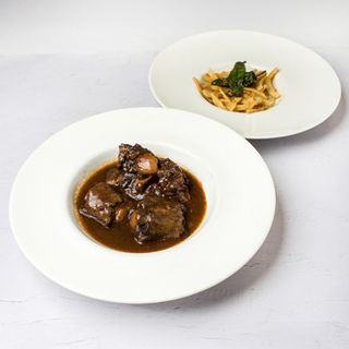 Rabo De Toro Estofado
