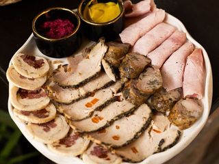 М'ясні делікатеси власного виробнитства (250\50\50g)