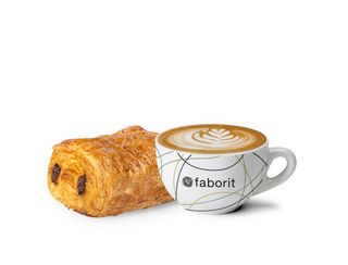 PAIN AU CHOCOLAT & BEBIDA CALIENTE