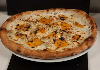 Пица Четири сирена (550г)  Голяма Класическа