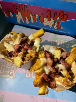 Patatine, scamorza, pistacchio e bacon