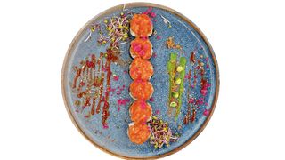 Futomaki z tatarem z łososia (6 szt.)