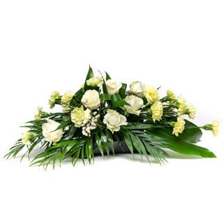 Aranjament trandafiri, garoafe, gipsofilia