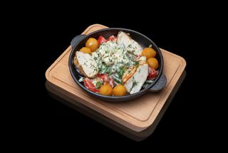 Сковорідка з курячою грудкою запеченою з овочами